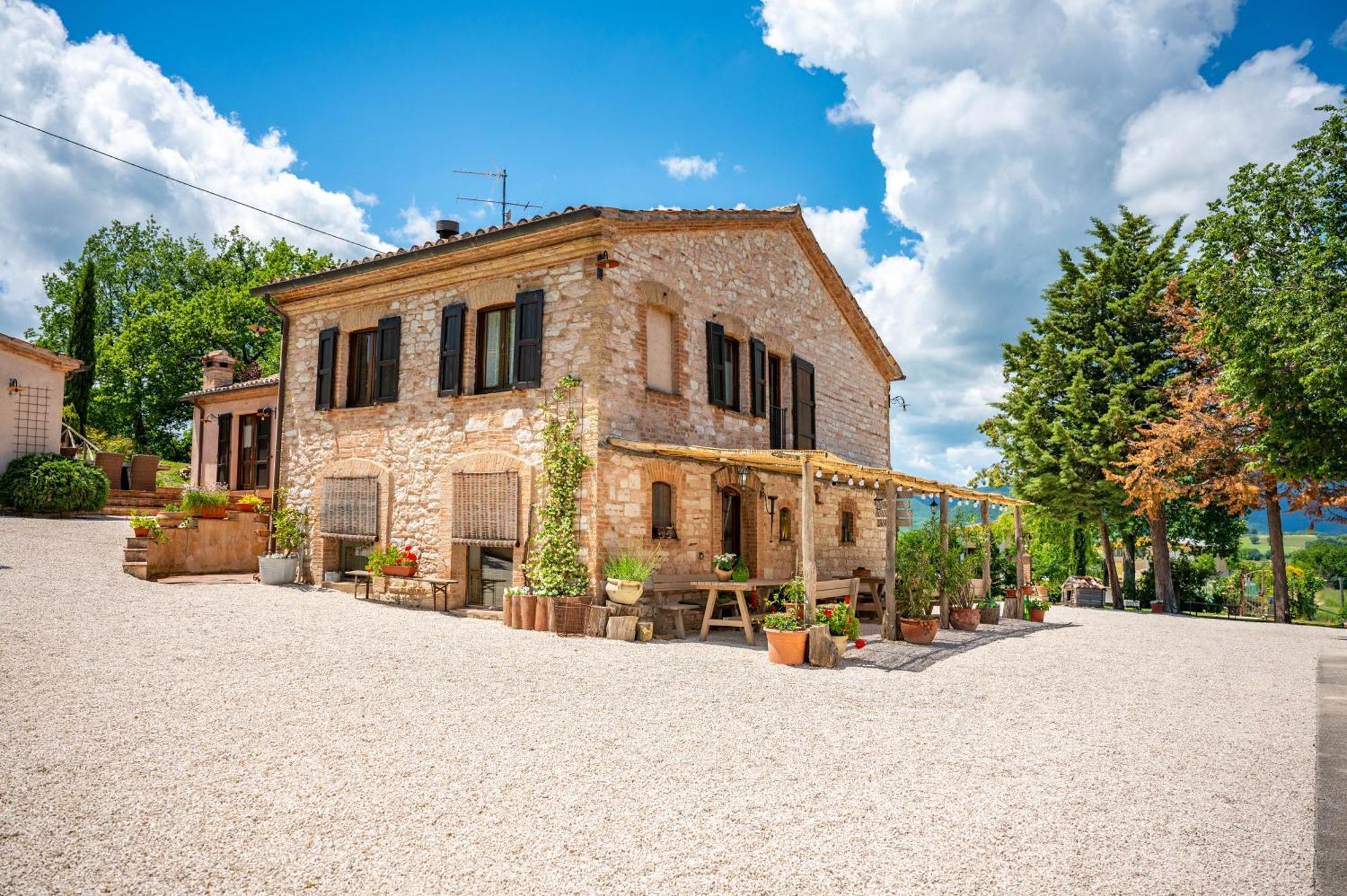 Agriturismo Il Castellaro Sassoferrato Exterior photo